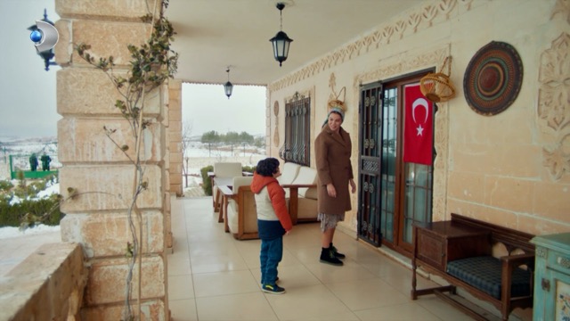 Uzak Şehir’den “Bayrak” Mesajı